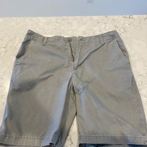 Mens casual Old Navy gray short live in straight